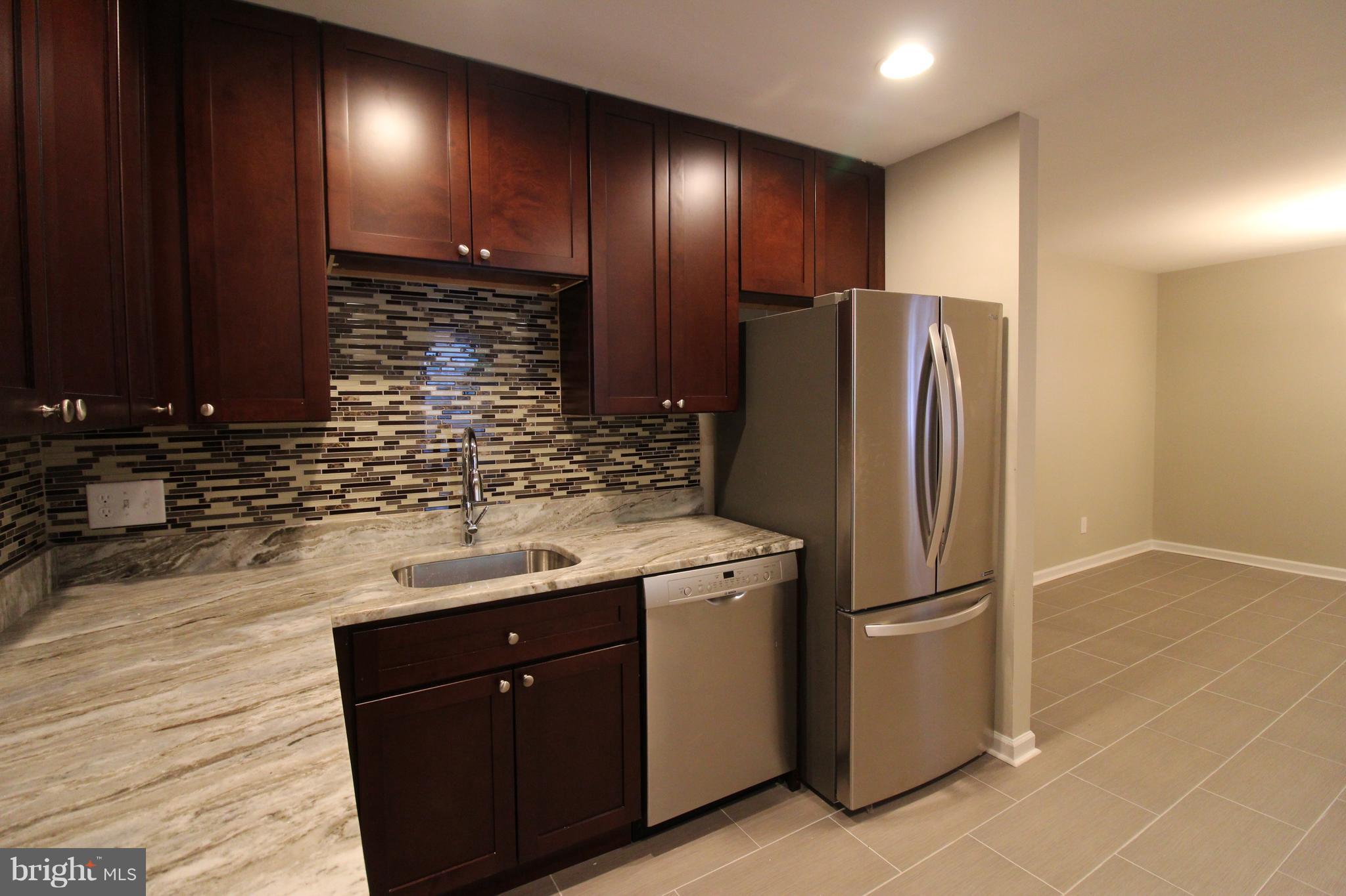 VIRGINIA KNOLLS - Residential