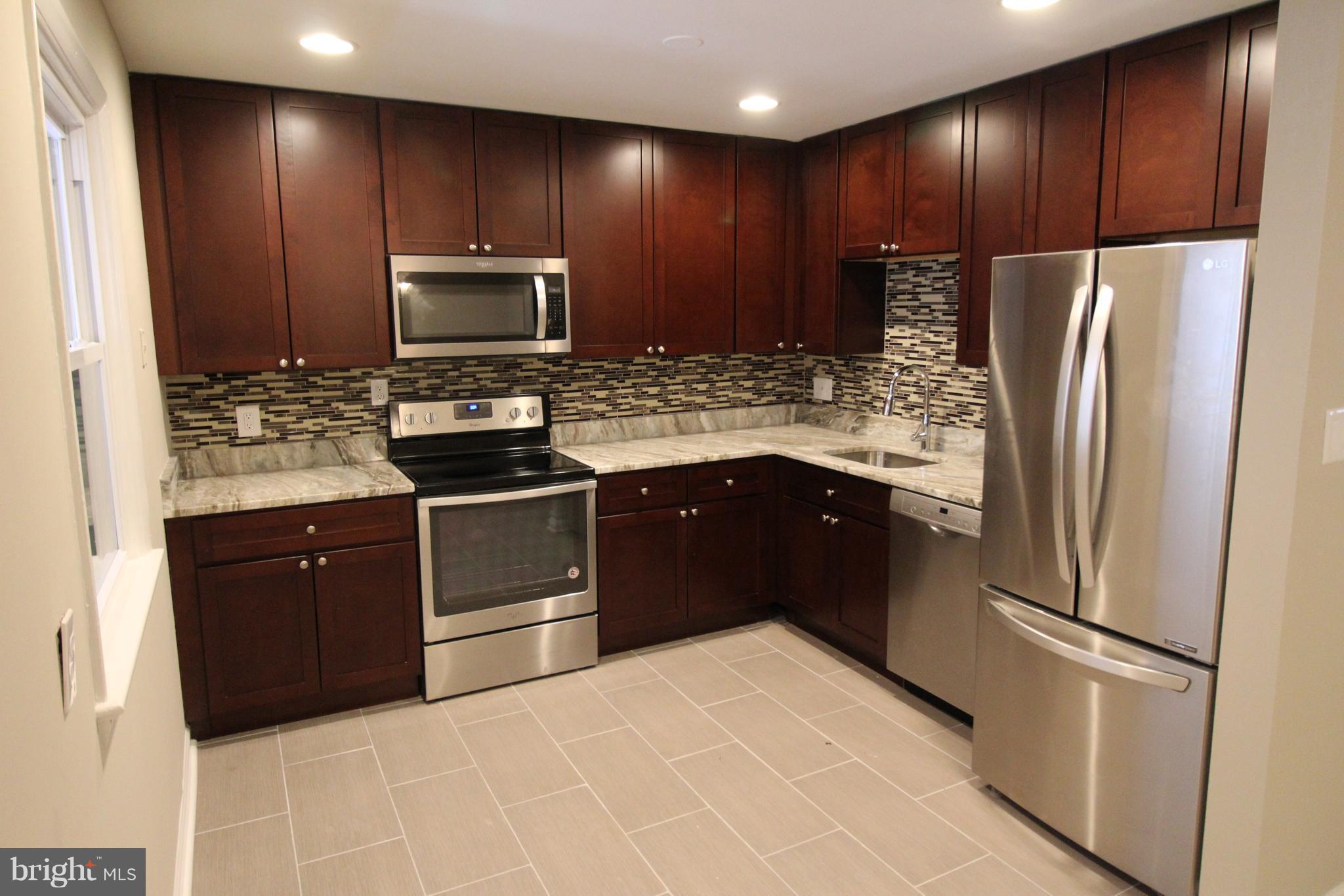 VIRGINIA KNOLLS - Residential