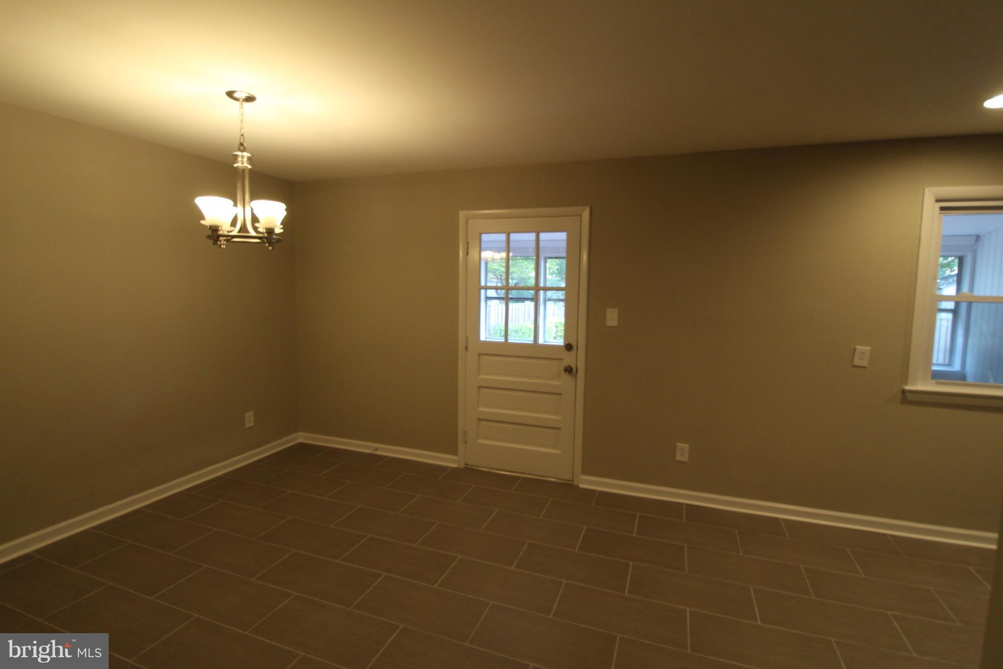 VIRGINIA KNOLLS - Residential