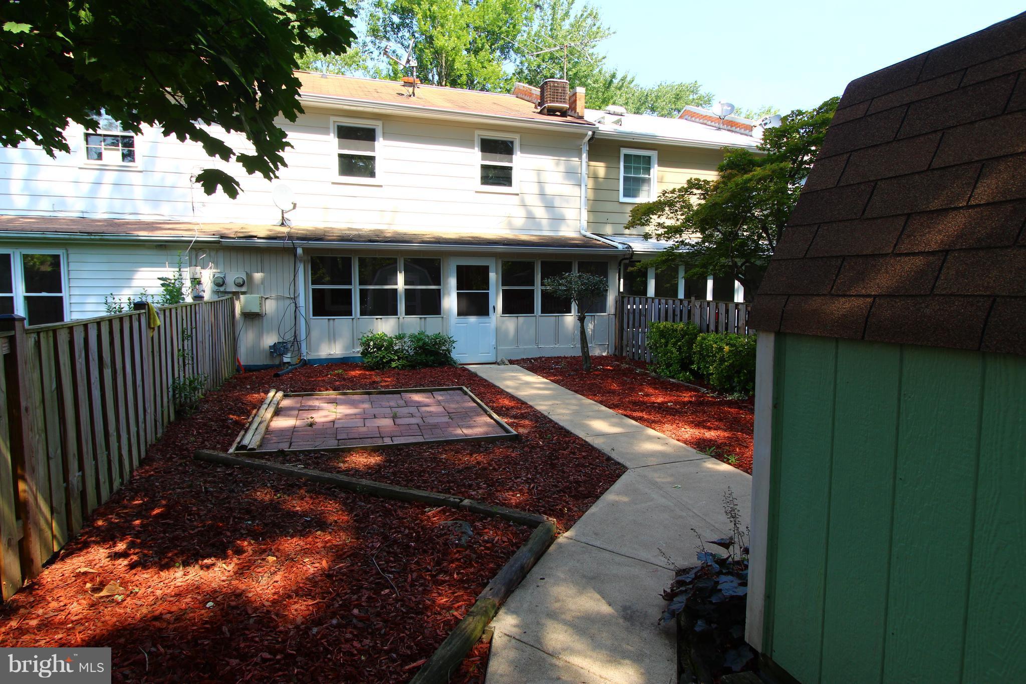 VIRGINIA KNOLLS - Residential