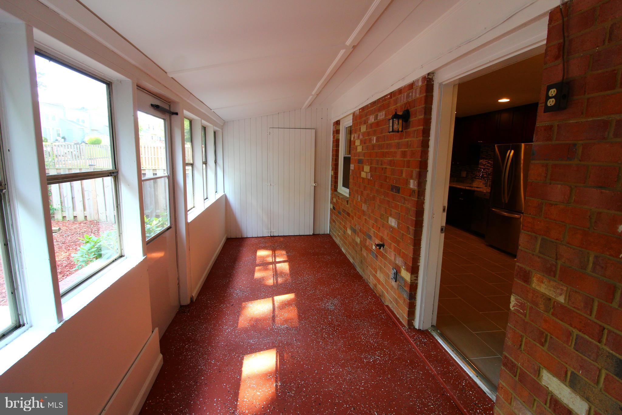 VIRGINIA KNOLLS - Residential