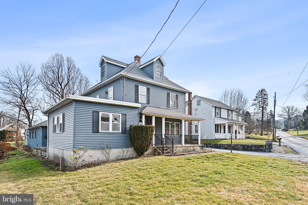 Photo of 733 NEWPORT AVE, GAP, PA 17527 (MLS # PALA2029816)