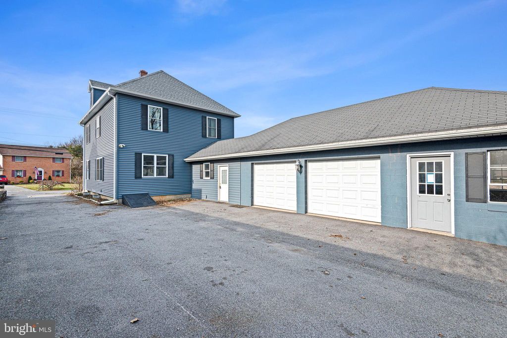 Photo of 733 NEWPORT AVE, GAP, PA 17527 (MLS # PALA2029816)