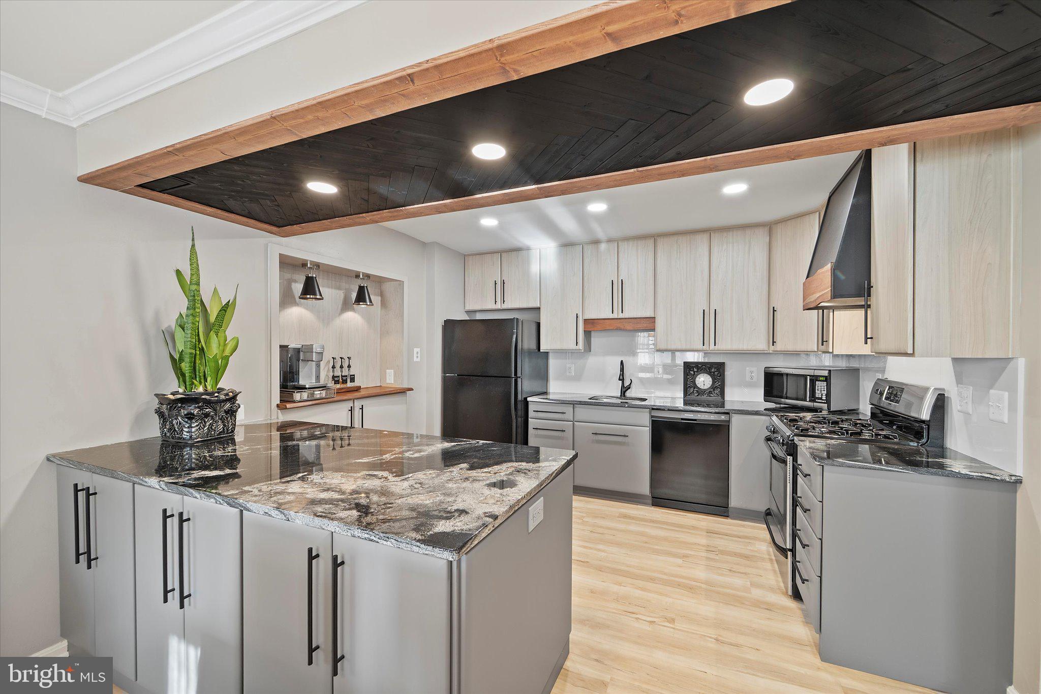 8121 TRURO COURT