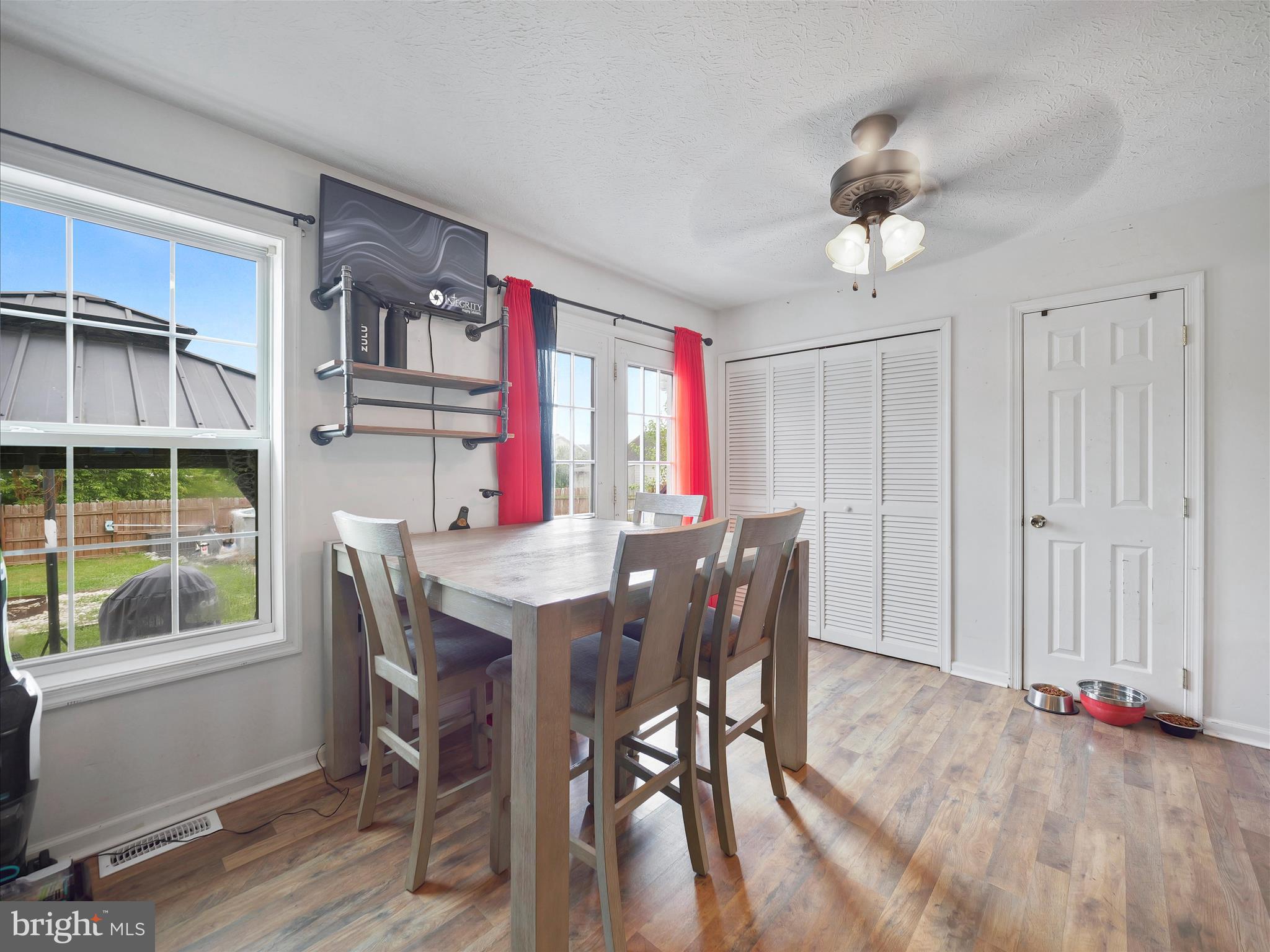 RIDGEFIELD - Residential