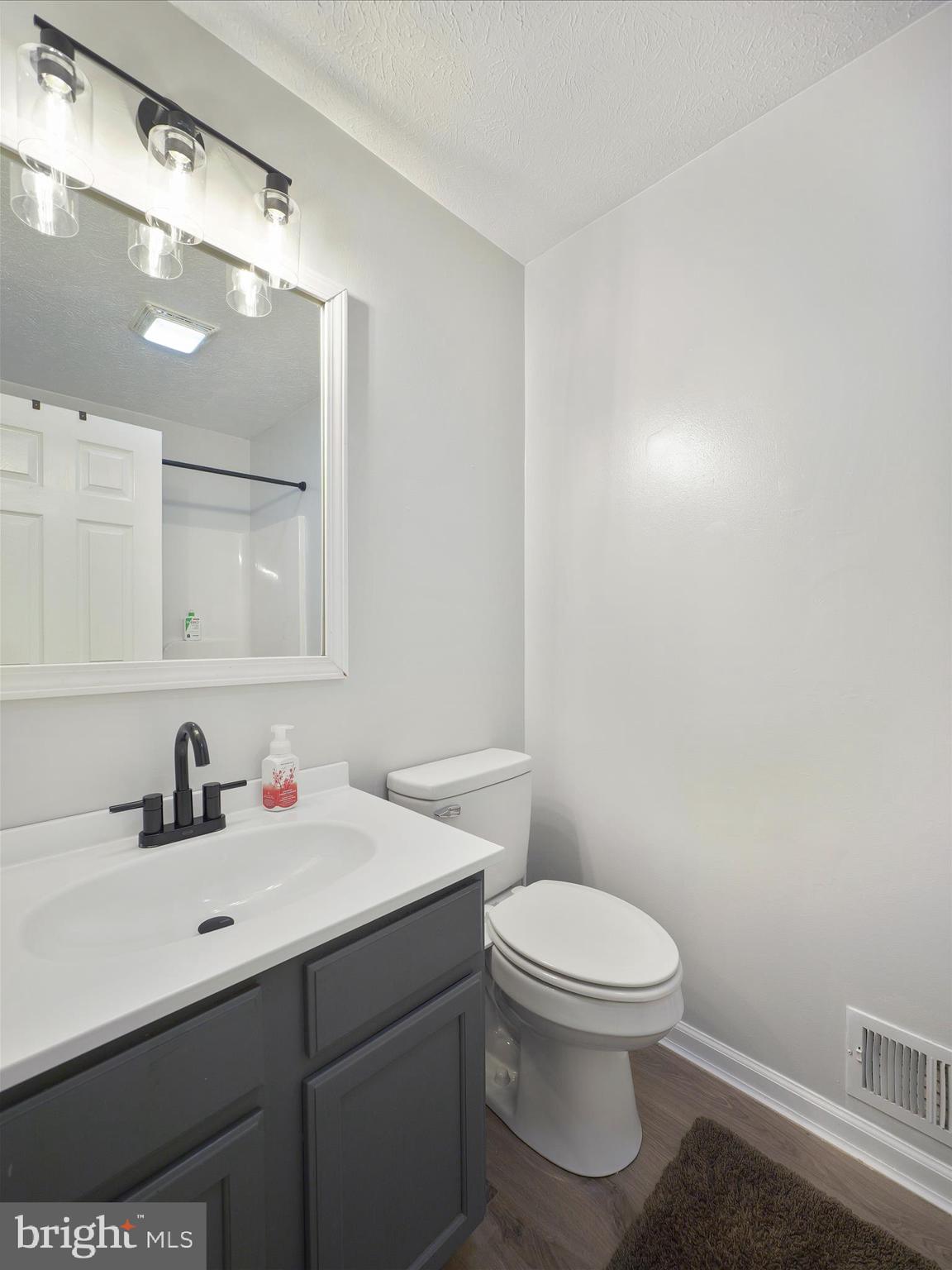 RIDGEFIELD - Residential