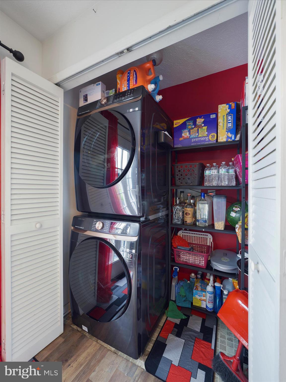 RIDGEFIELD - Residential