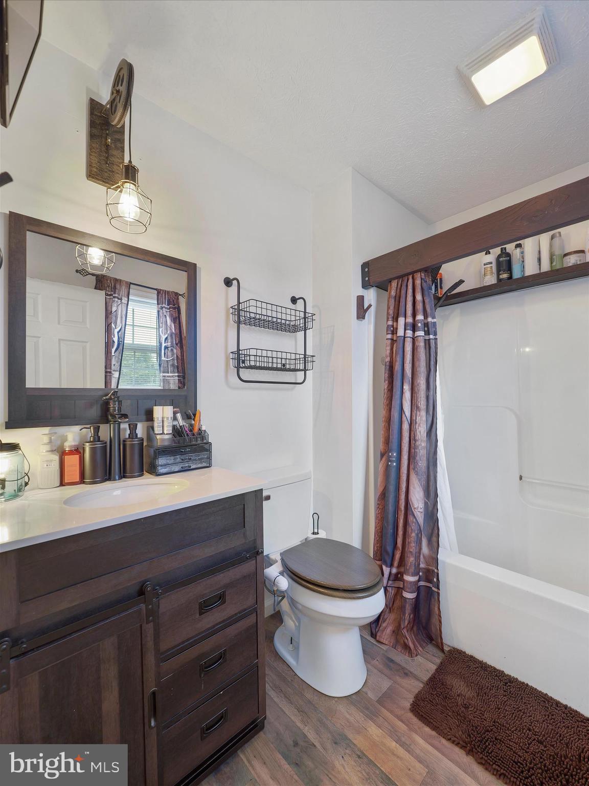 RIDGEFIELD - Residential