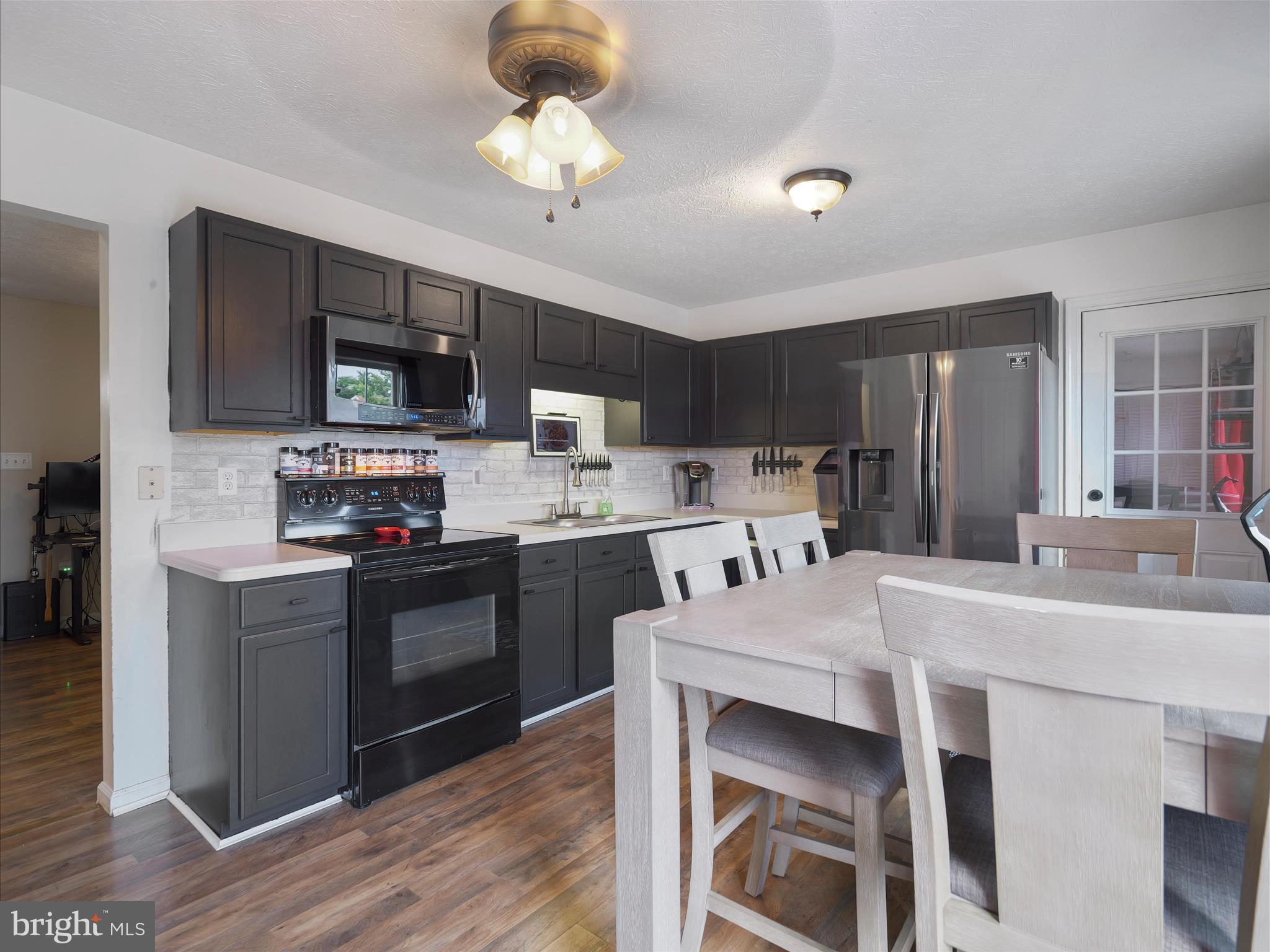 RIDGEFIELD - Residential