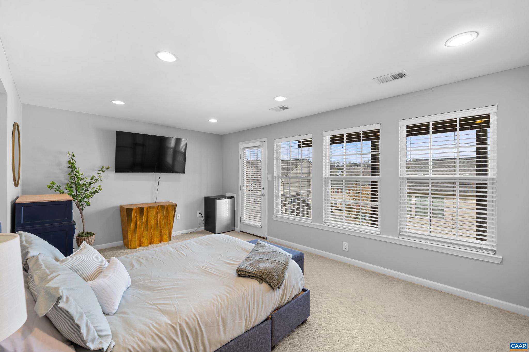 PAVILIONS AT PANTOPS - Residential