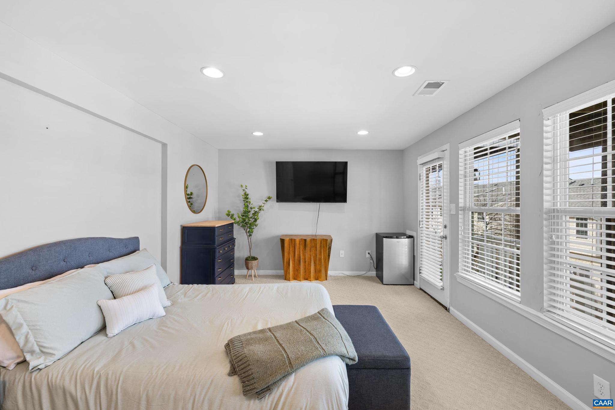 PAVILIONS AT PANTOPS - Residential