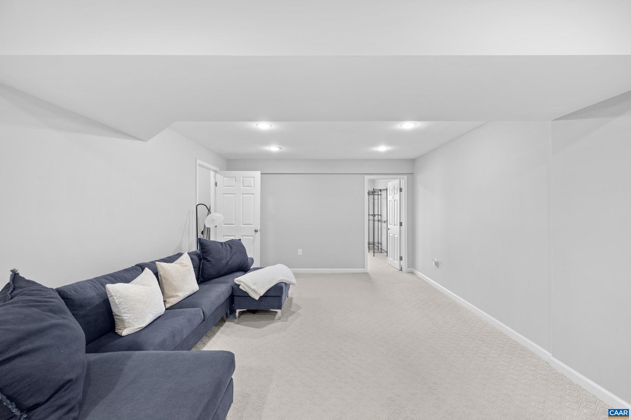 PAVILIONS AT PANTOPS - Residential