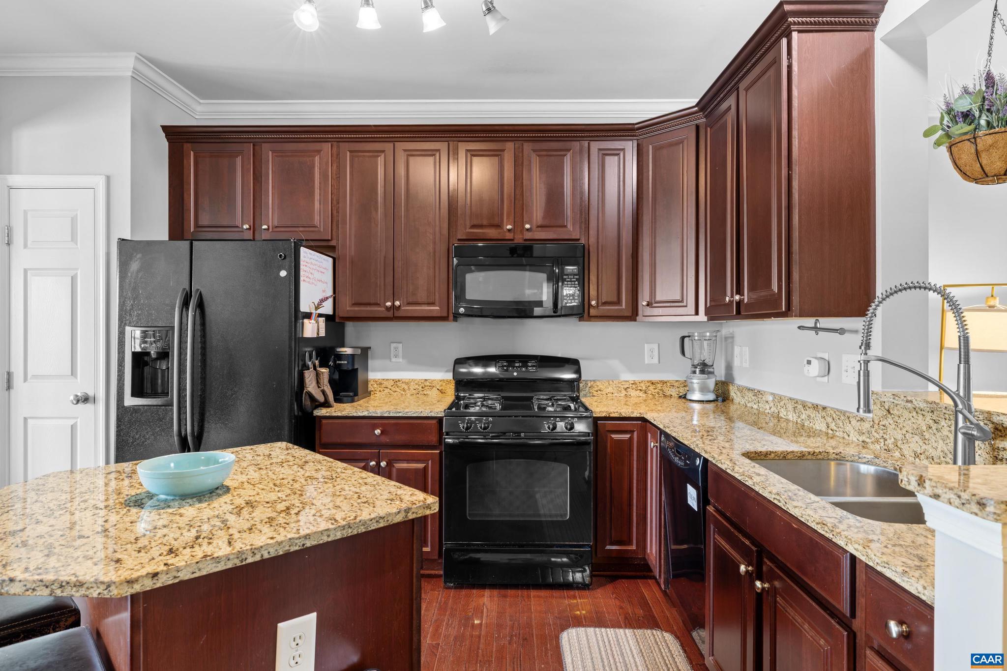 PAVILIONS AT PANTOPS - Residential