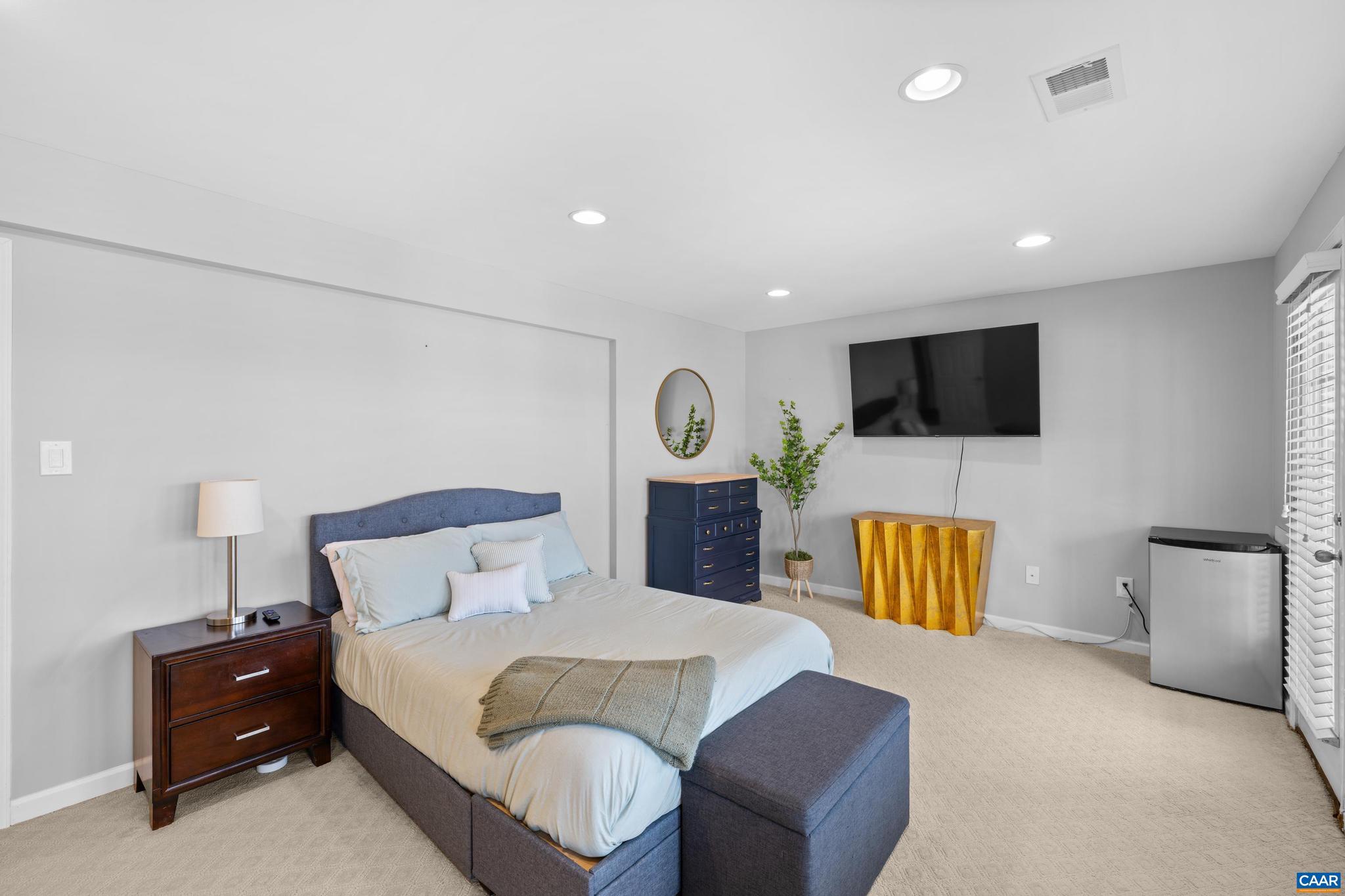 PAVILIONS AT PANTOPS - Residential