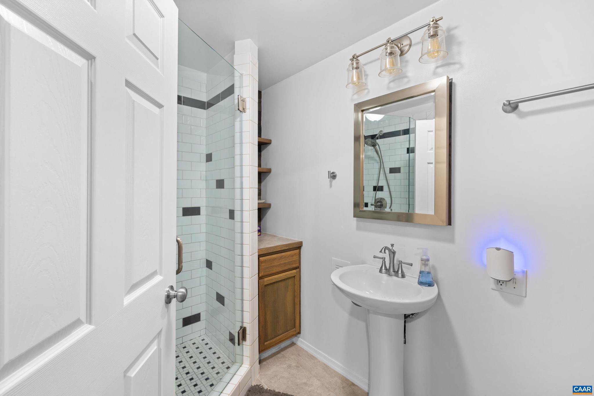 PAVILIONS AT PANTOPS - Residential