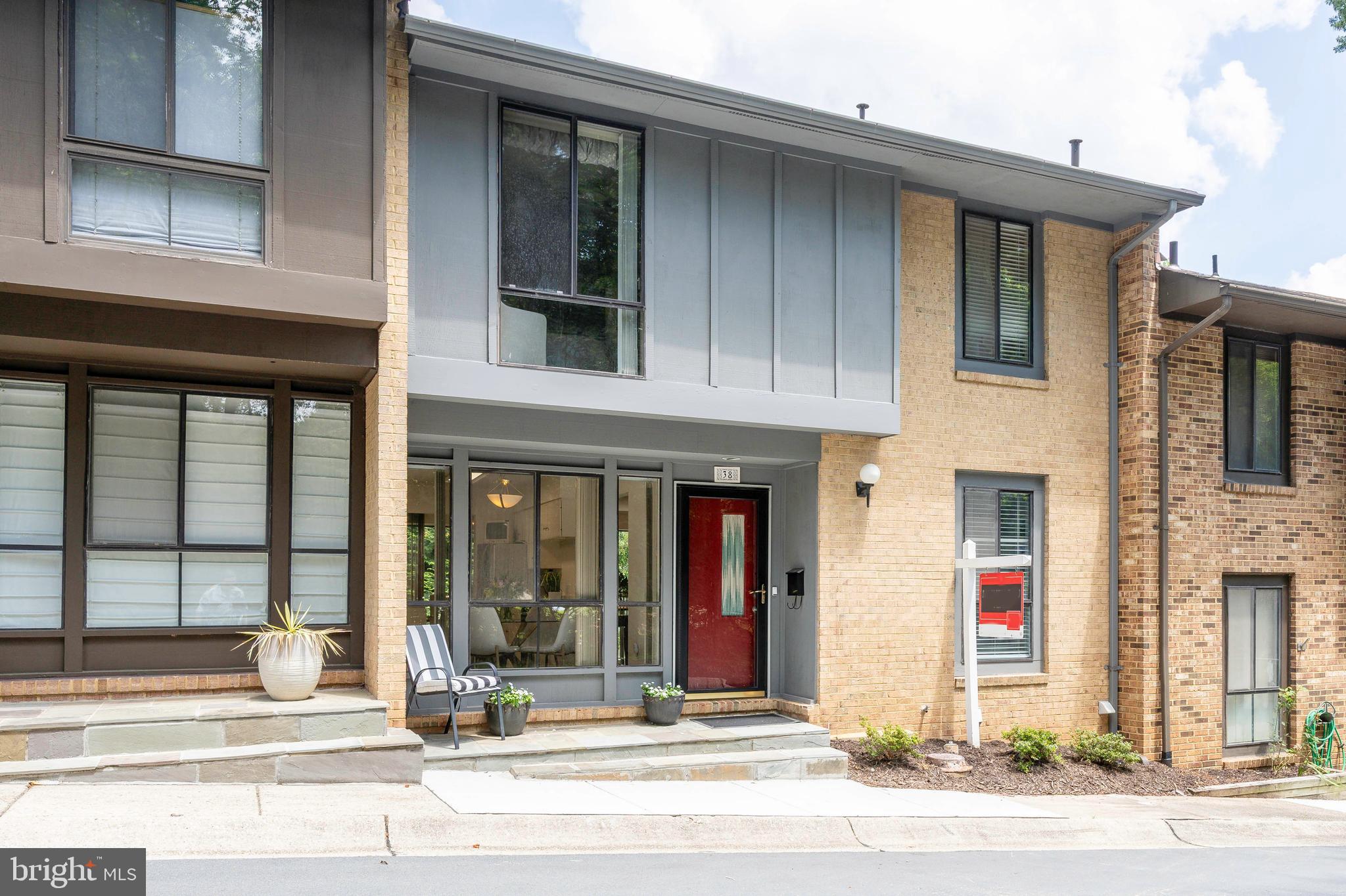 38 GREAT PINES COURT