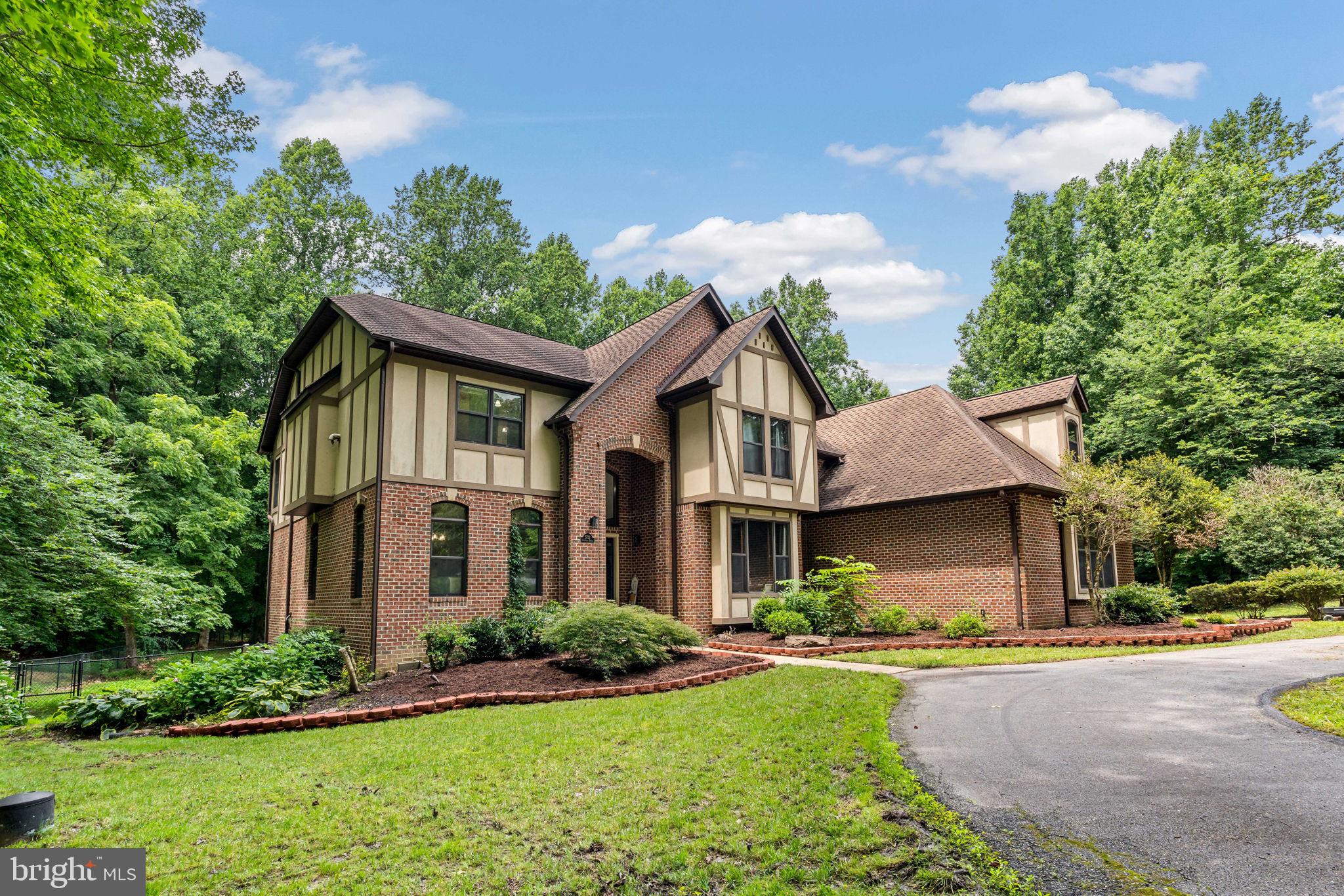 5722 COURTNEY DRIVE
