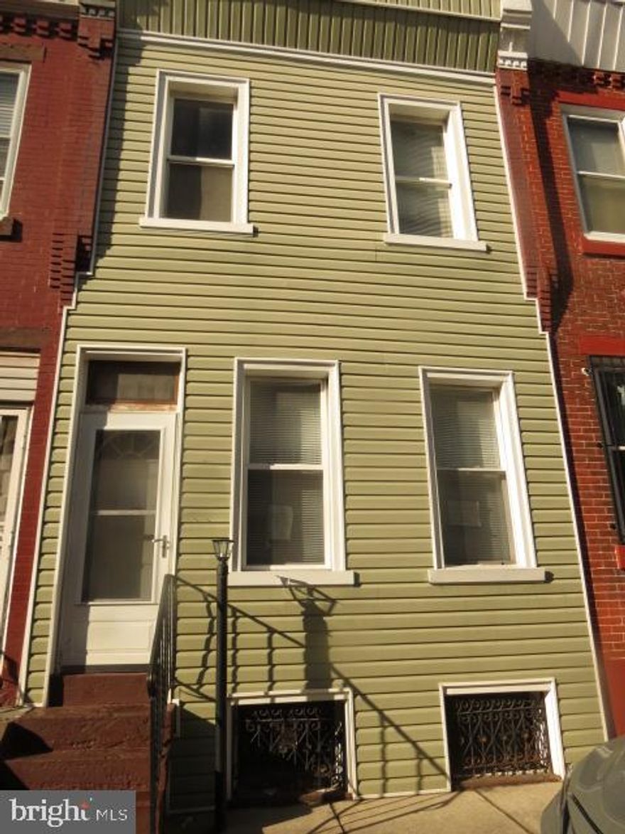 GRET PRICE REDUCTION!
Excellent opportunity, area is growing fast!! Home offers living room, dining room and kitchen on the first floor. Second floor has 3 bedrooms and one hall bathroom. Unfinished basement.  Excellent buy at this price, below market.  Good block and srea is appreaciating! Check out the comps and schedule your appointment today!!