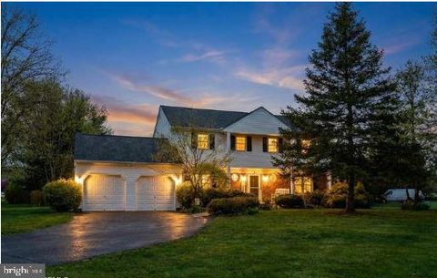 2 WICKHAM LANE EAST WINDSOR NJ 08520