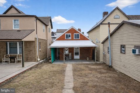 Homes For Sale - 317 25th Street<br/> MCKEESPORT, PA 15132