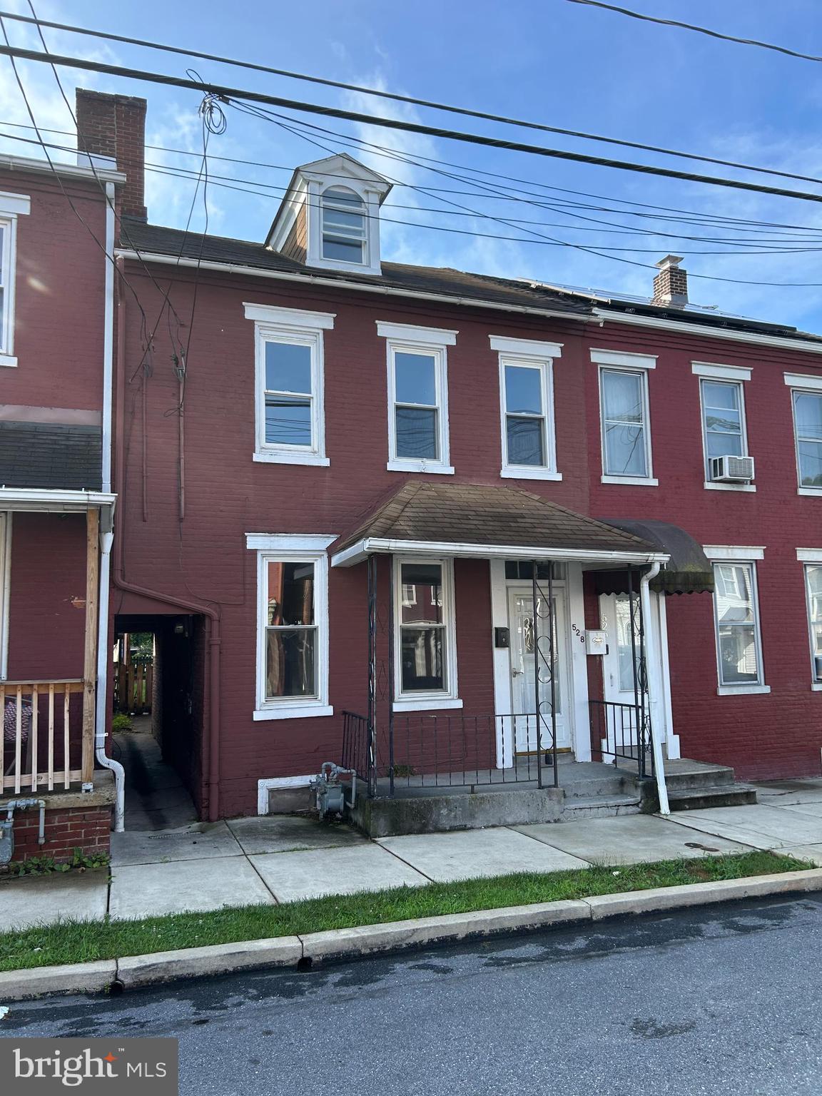 528 WALNUT STREET