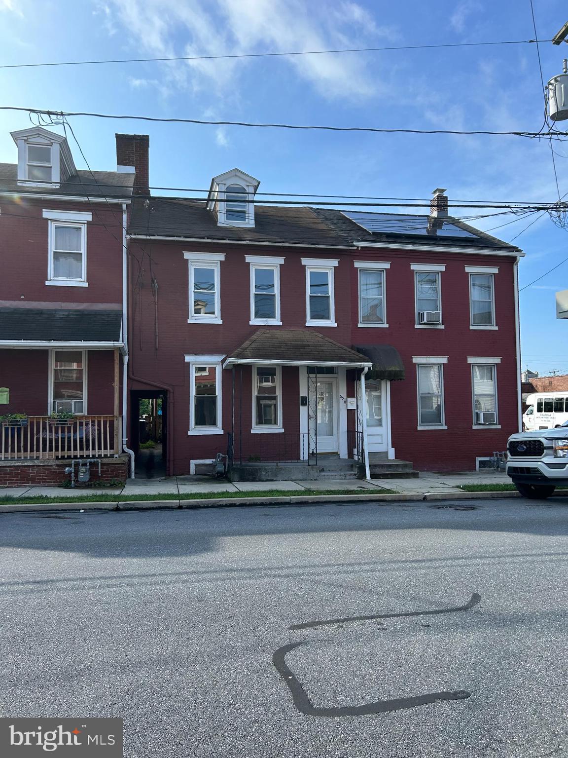 528 WALNUT STREET
