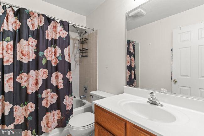 WOLFTRAP MEADOWS - Residential