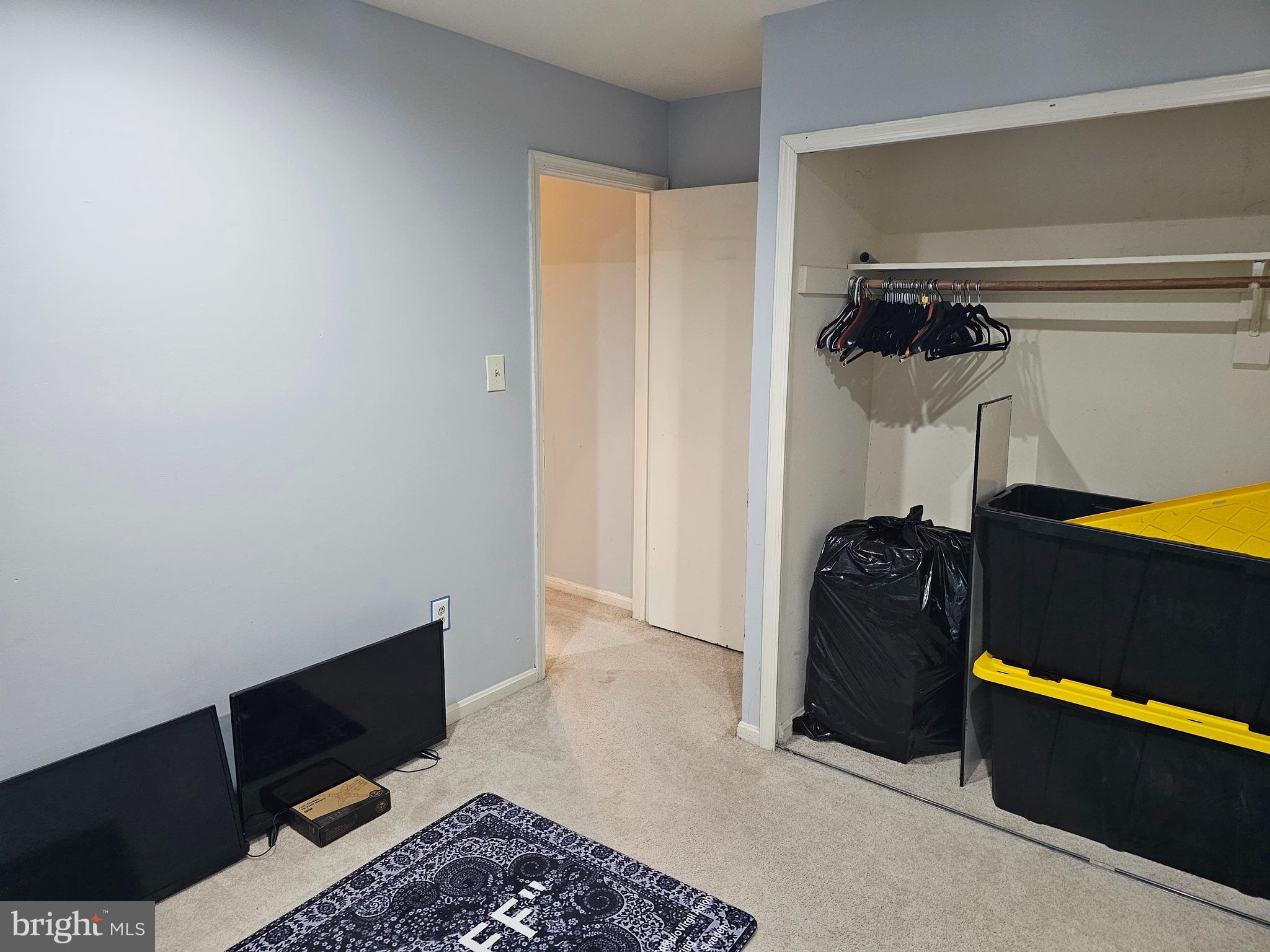 LANCASTER / WESTLAKE VILLAGE - Residential Lease