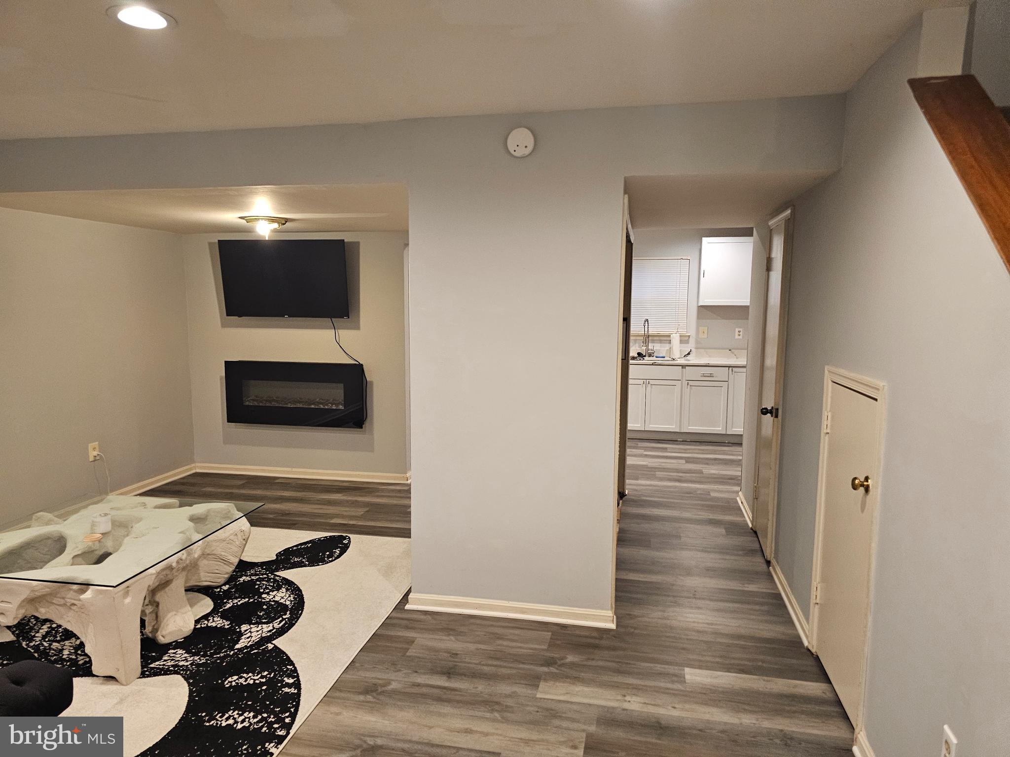 LANCASTER / WESTLAKE VILLAGE - Residential Lease