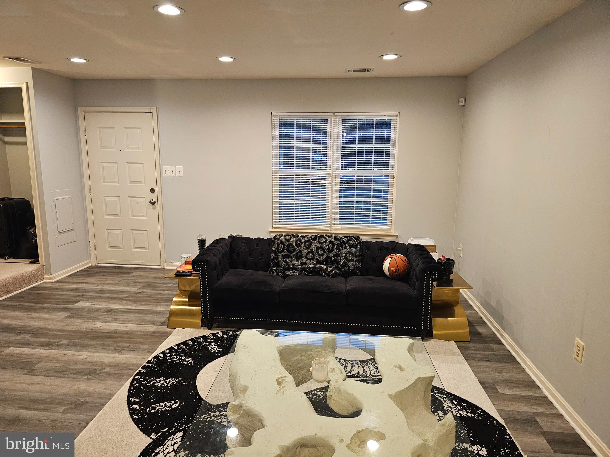 LANCASTER / WESTLAKE VILLAGE - Residential Lease