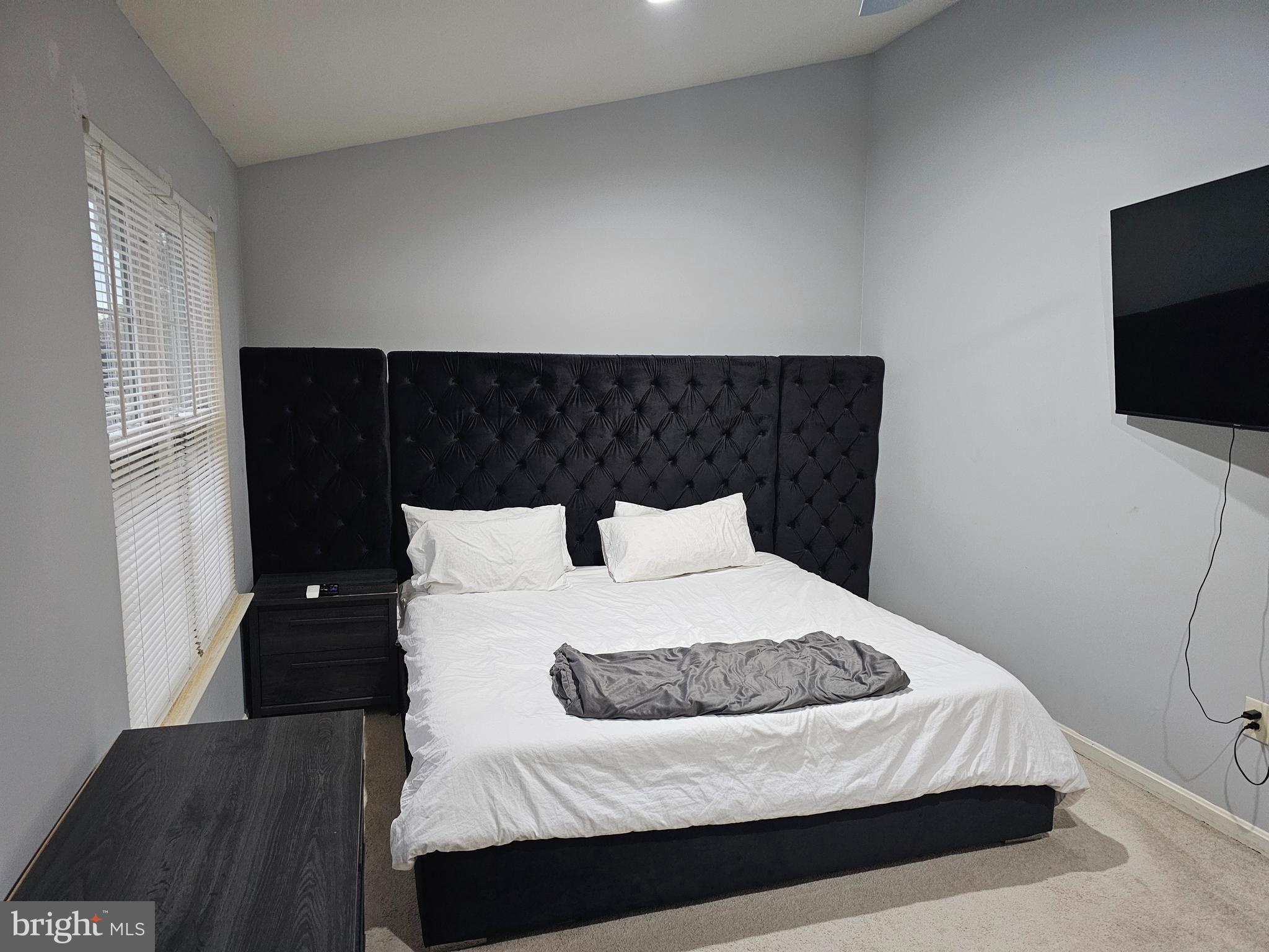 LANCASTER / WESTLAKE VILLAGE - Residential Lease