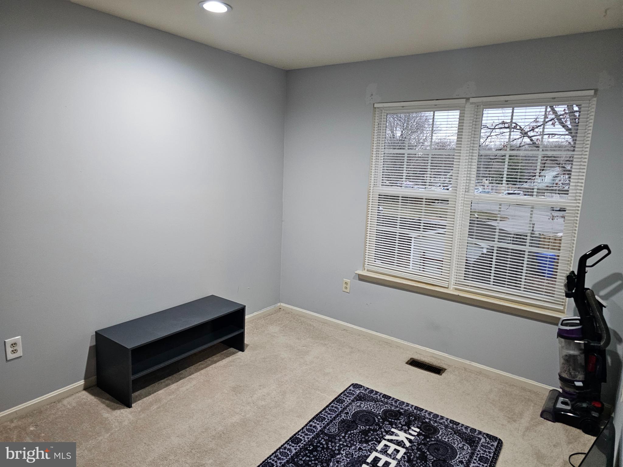 LANCASTER / WESTLAKE VILLAGE - Residential Lease