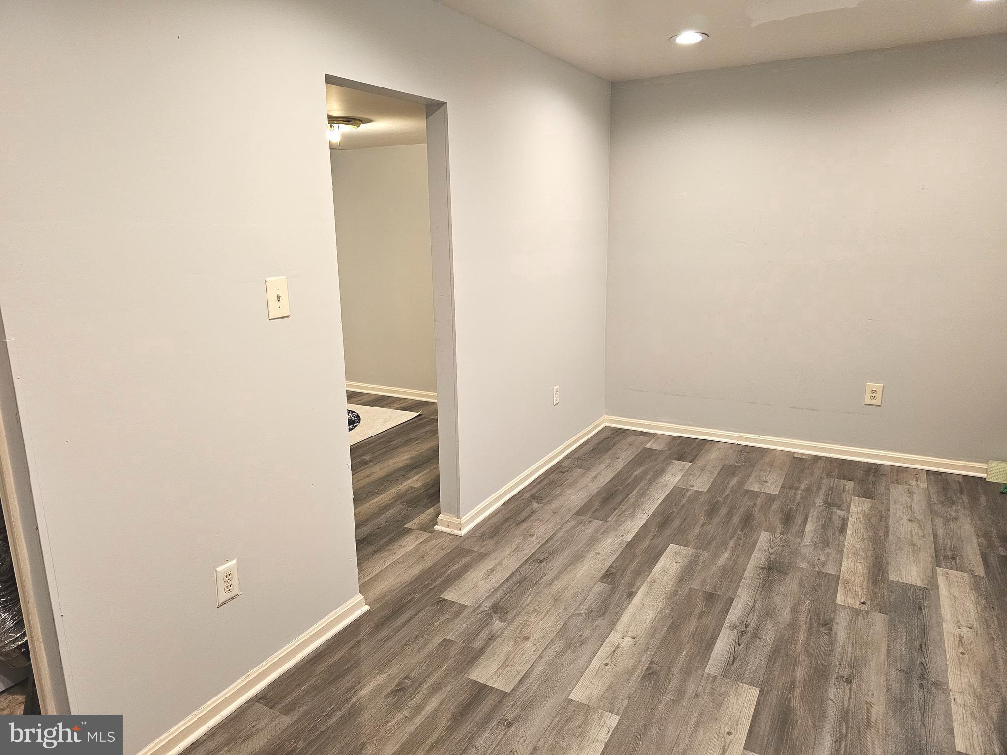 LANCASTER / WESTLAKE VILLAGE - Residential Lease