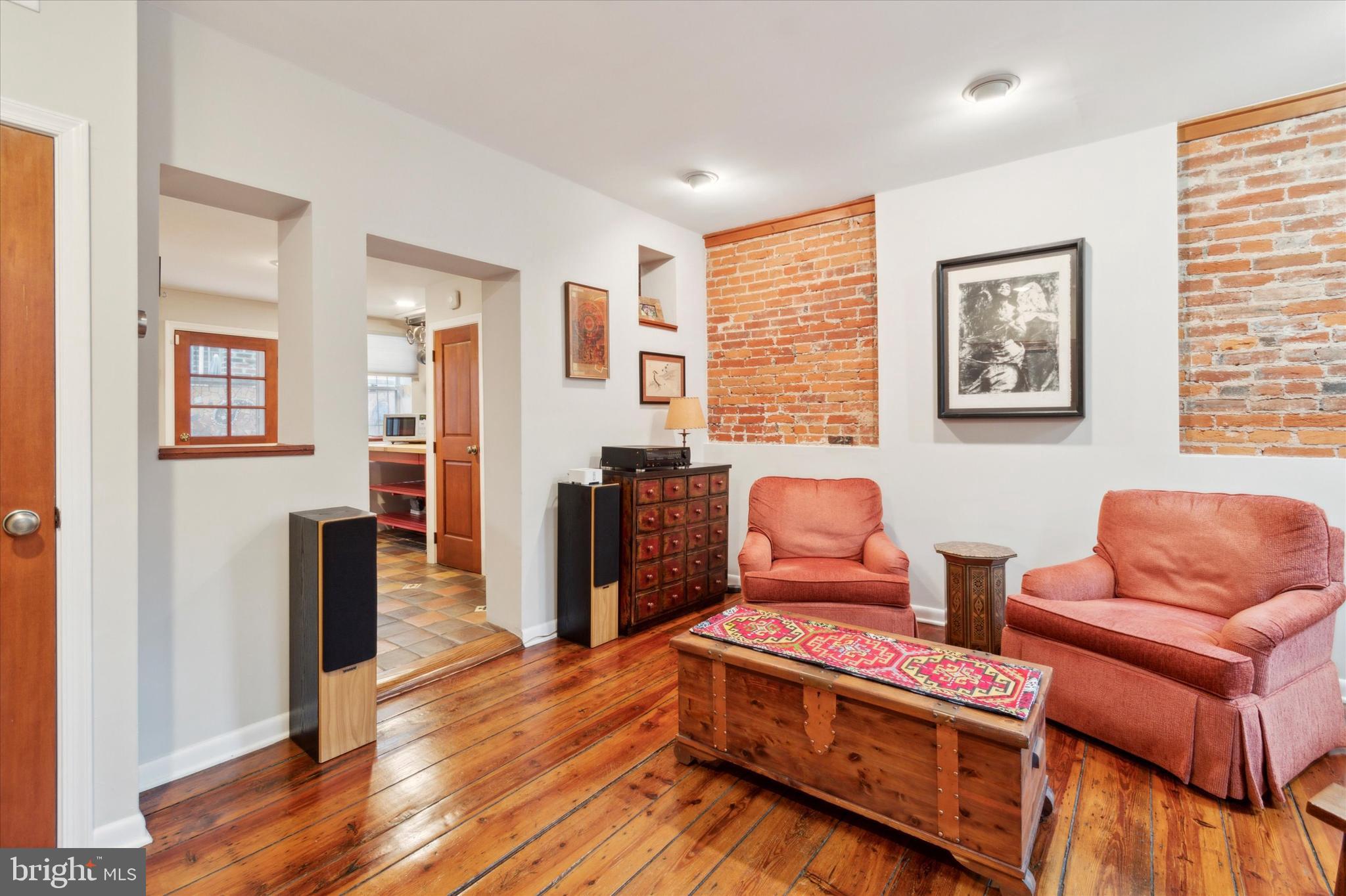 ITALIAN MARKET - Residential