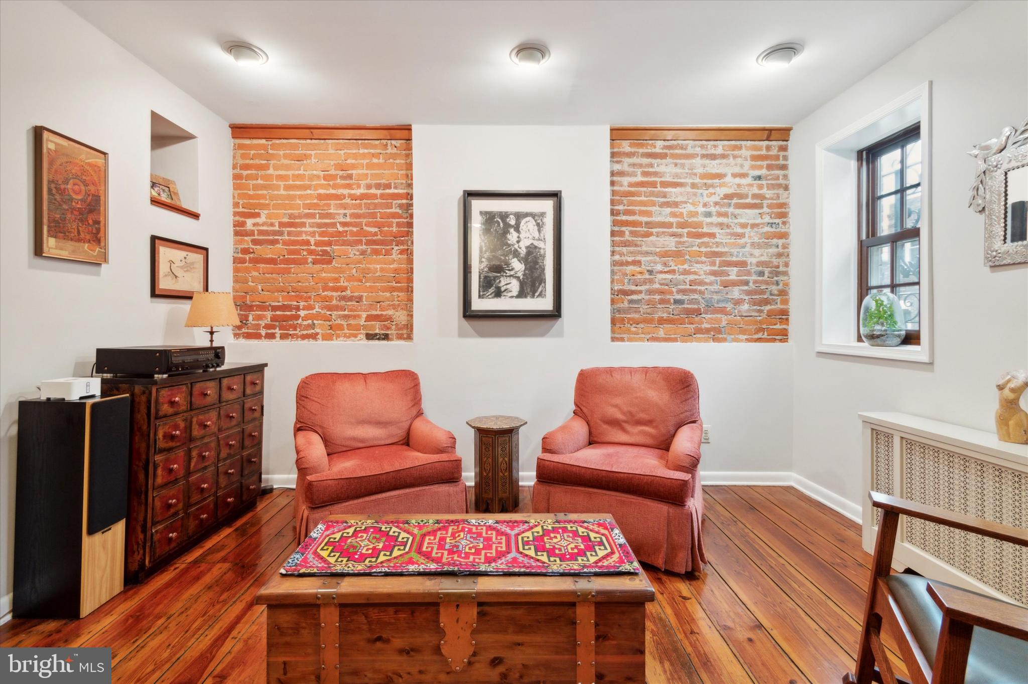 ITALIAN MARKET - Residential