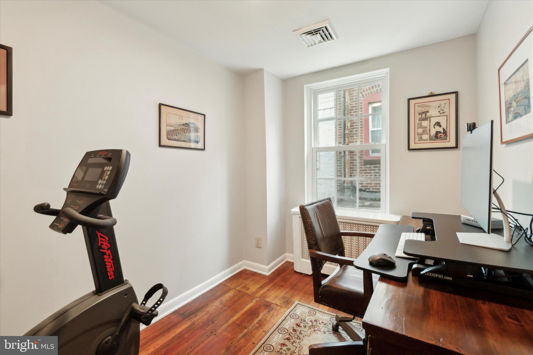 ITALIAN MARKET - Residential