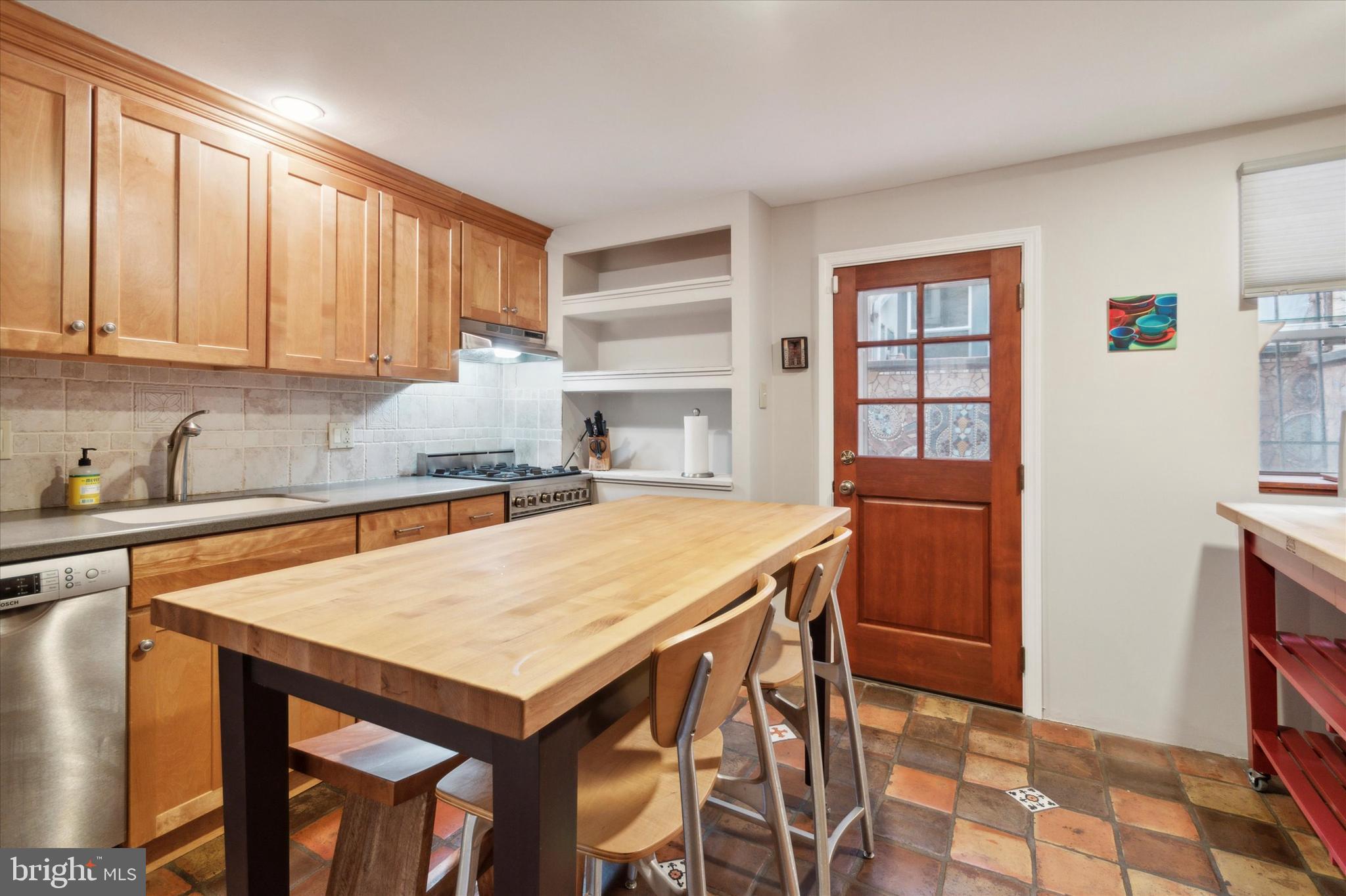 ITALIAN MARKET - Residential