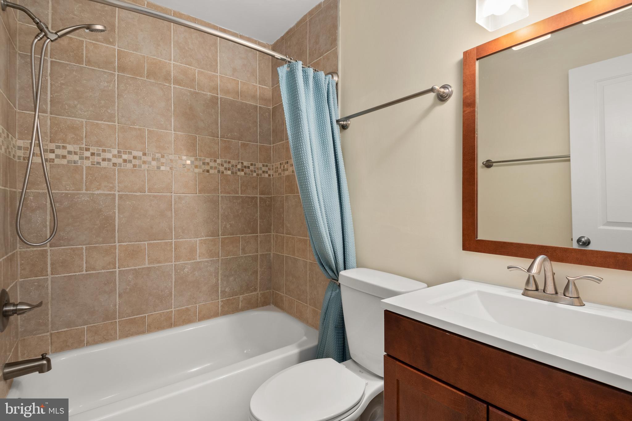 KING CHARLES COMMONS - Residential