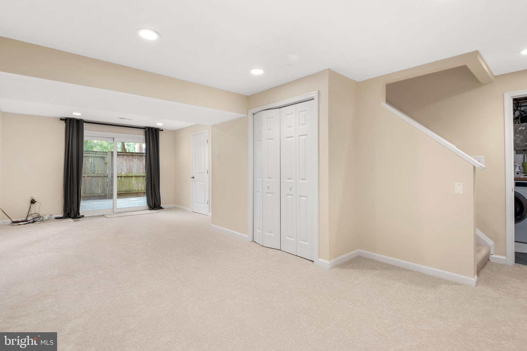 KING CHARLES COMMONS - Residential