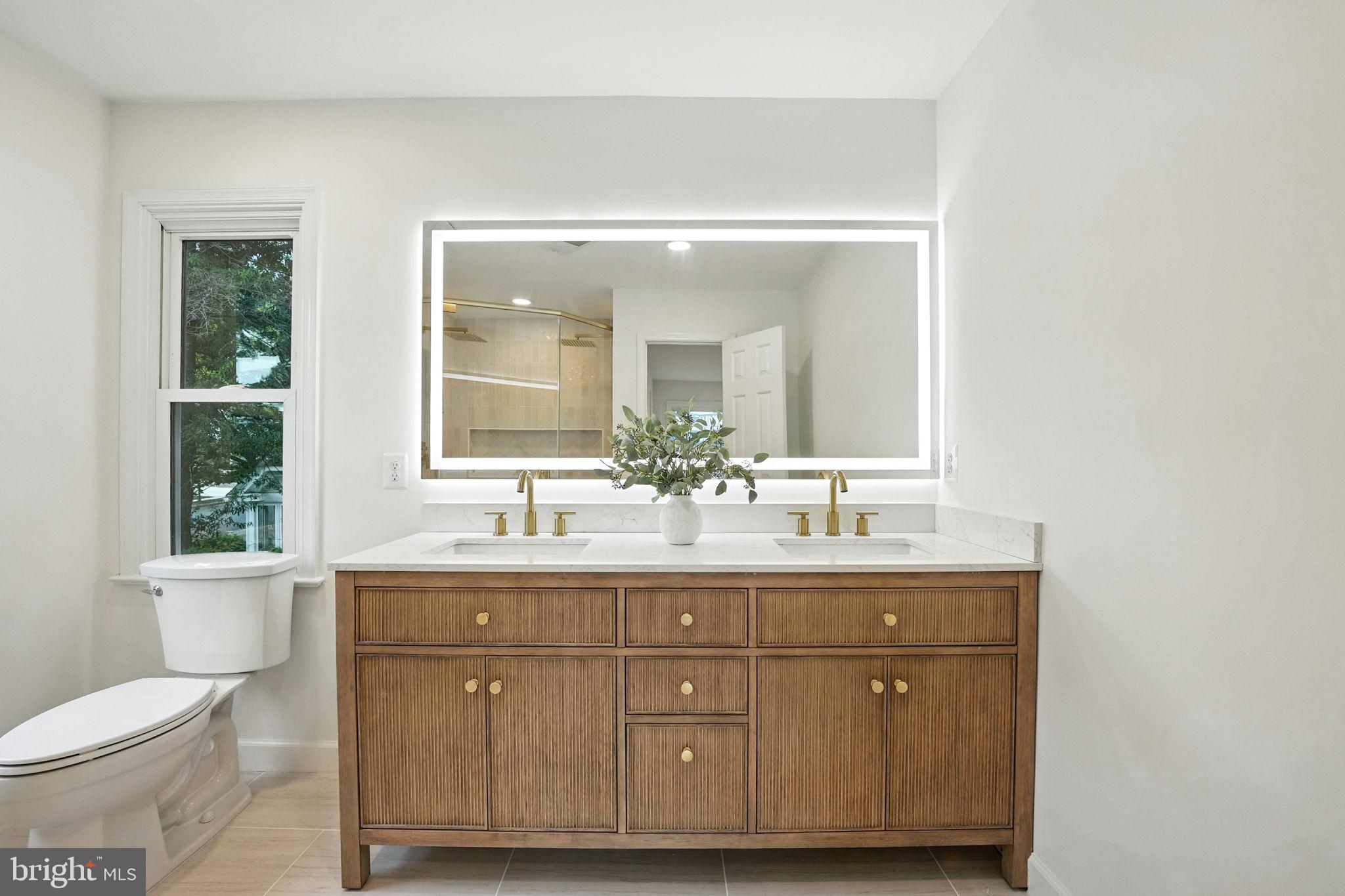 LYON VILLAGE - Residential