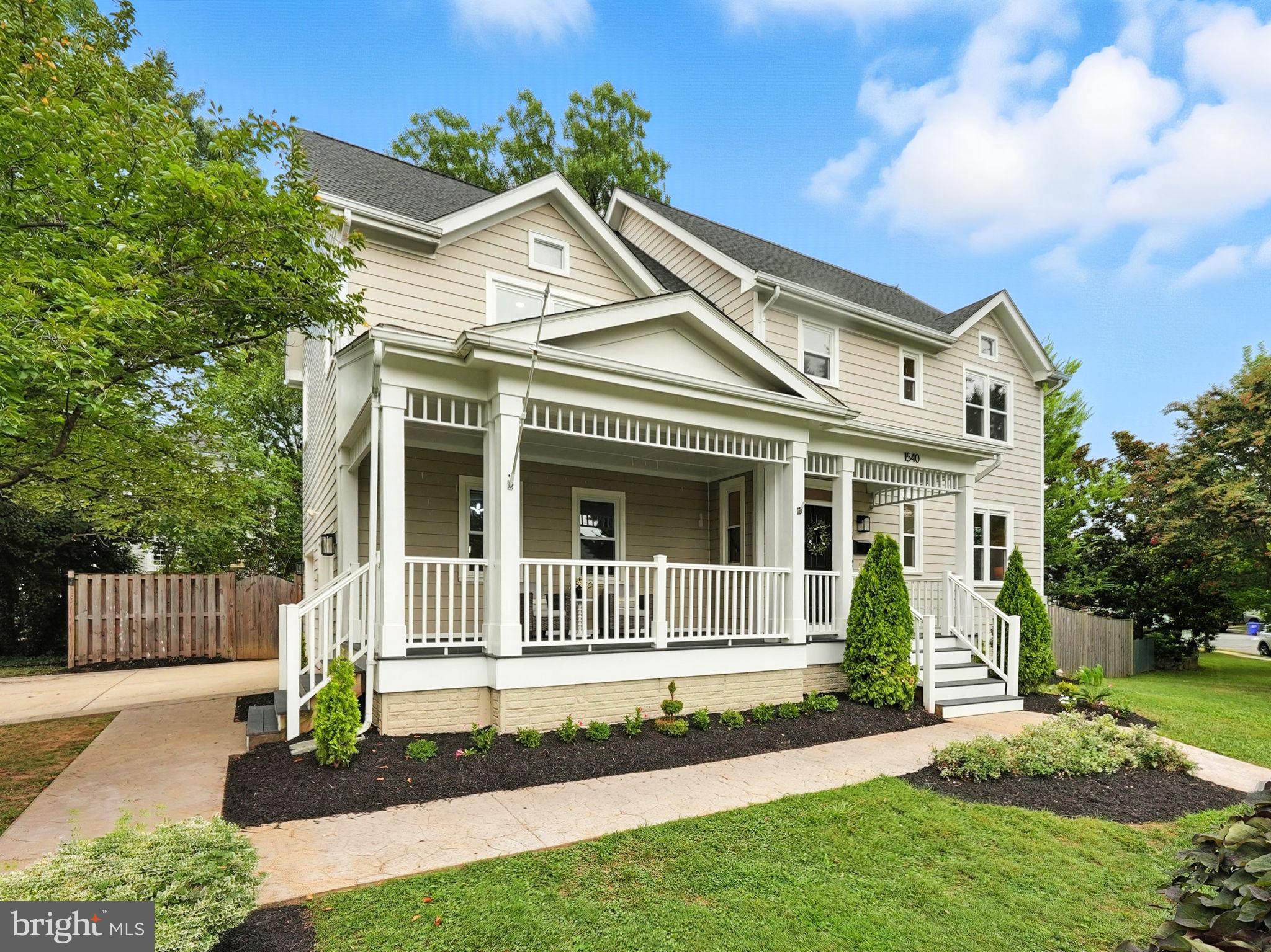 LYON VILLAGE - Residential