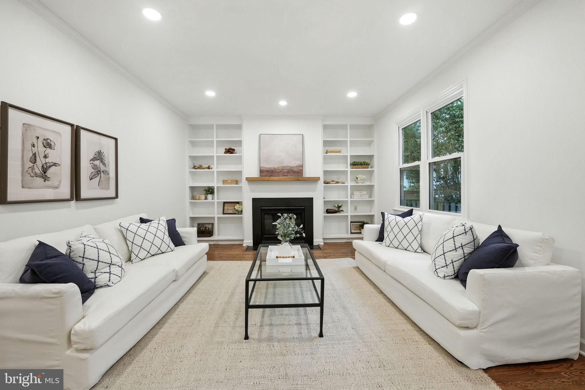 LYON VILLAGE - Residential