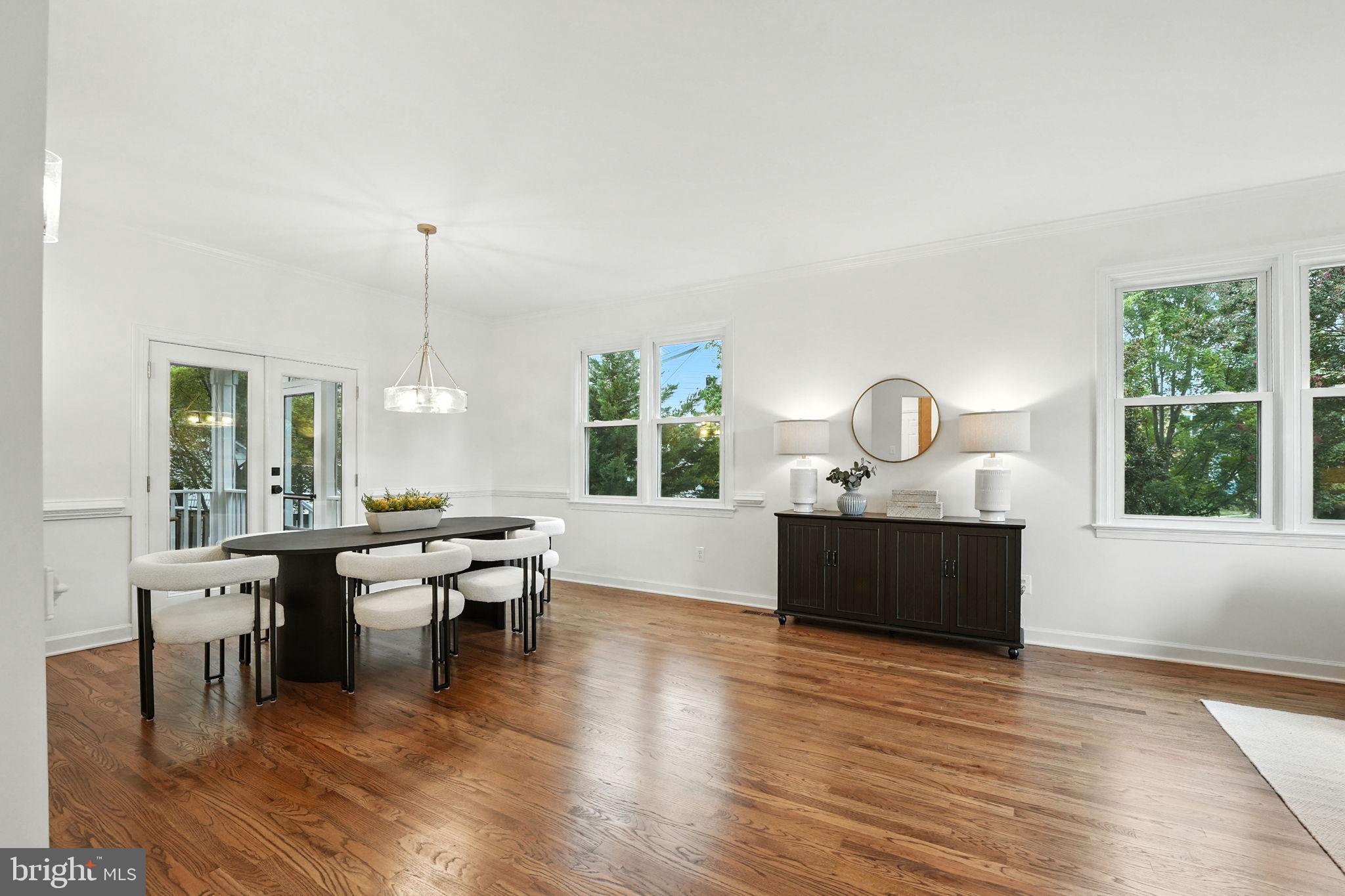 LYON VILLAGE - Residential