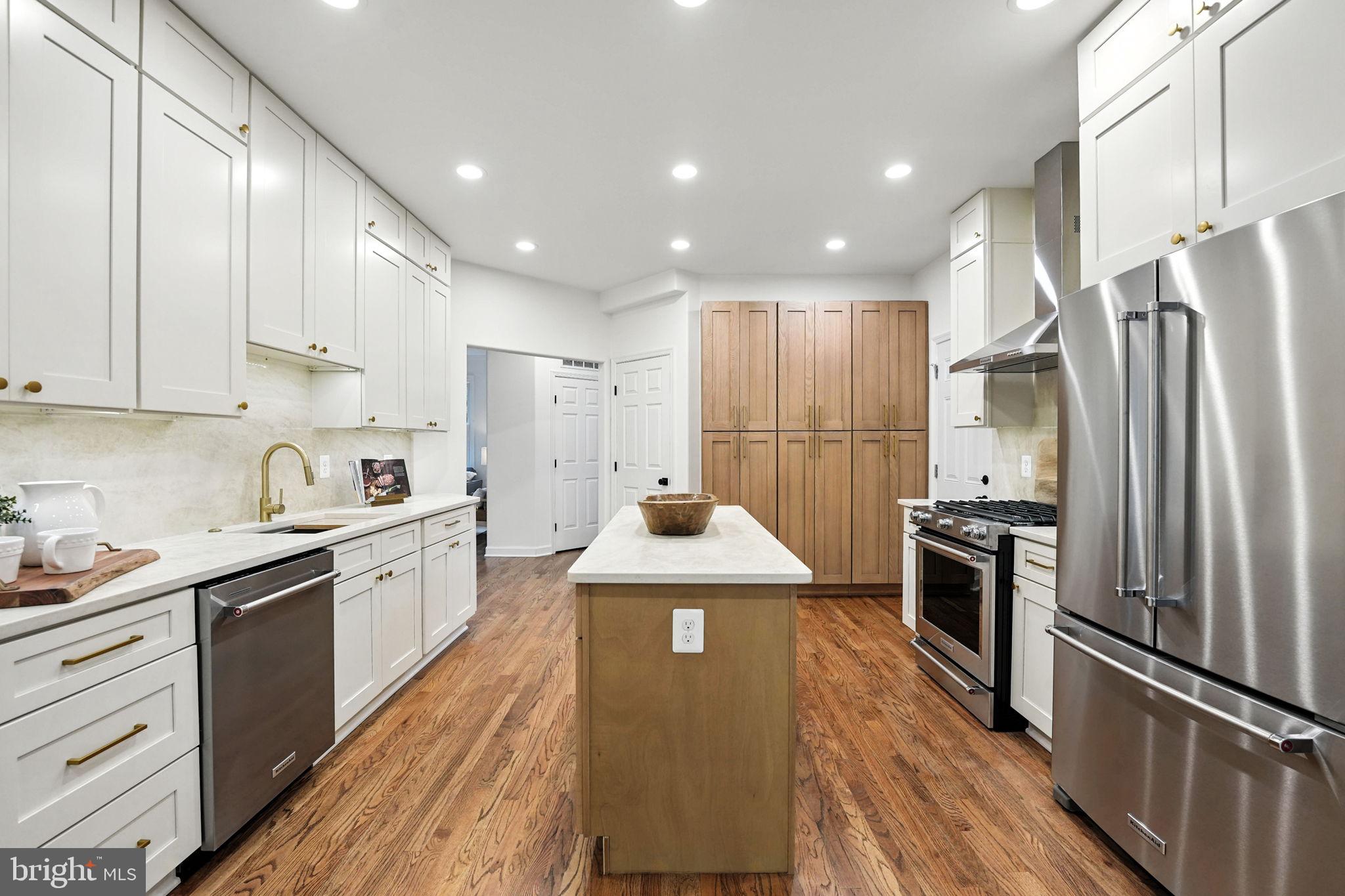 LYON VILLAGE - Residential