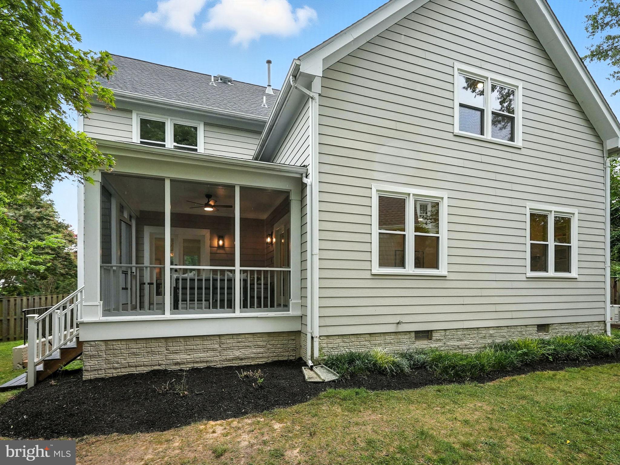 LYON VILLAGE - Residential