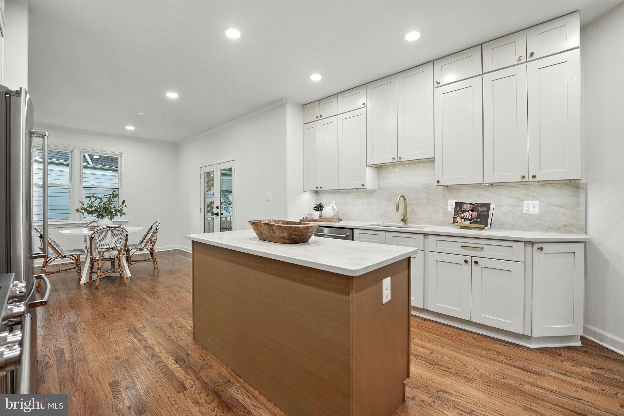 LYON VILLAGE - Residential