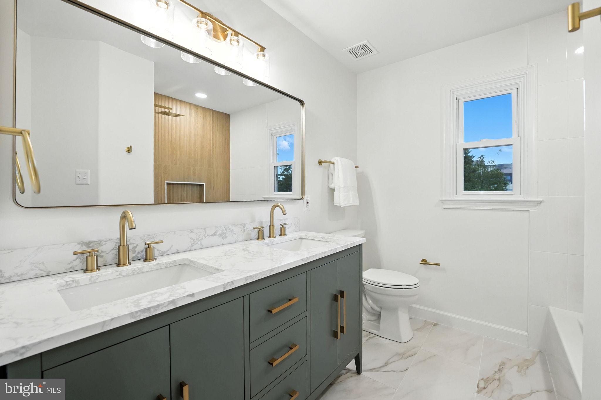 LYON VILLAGE - Residential