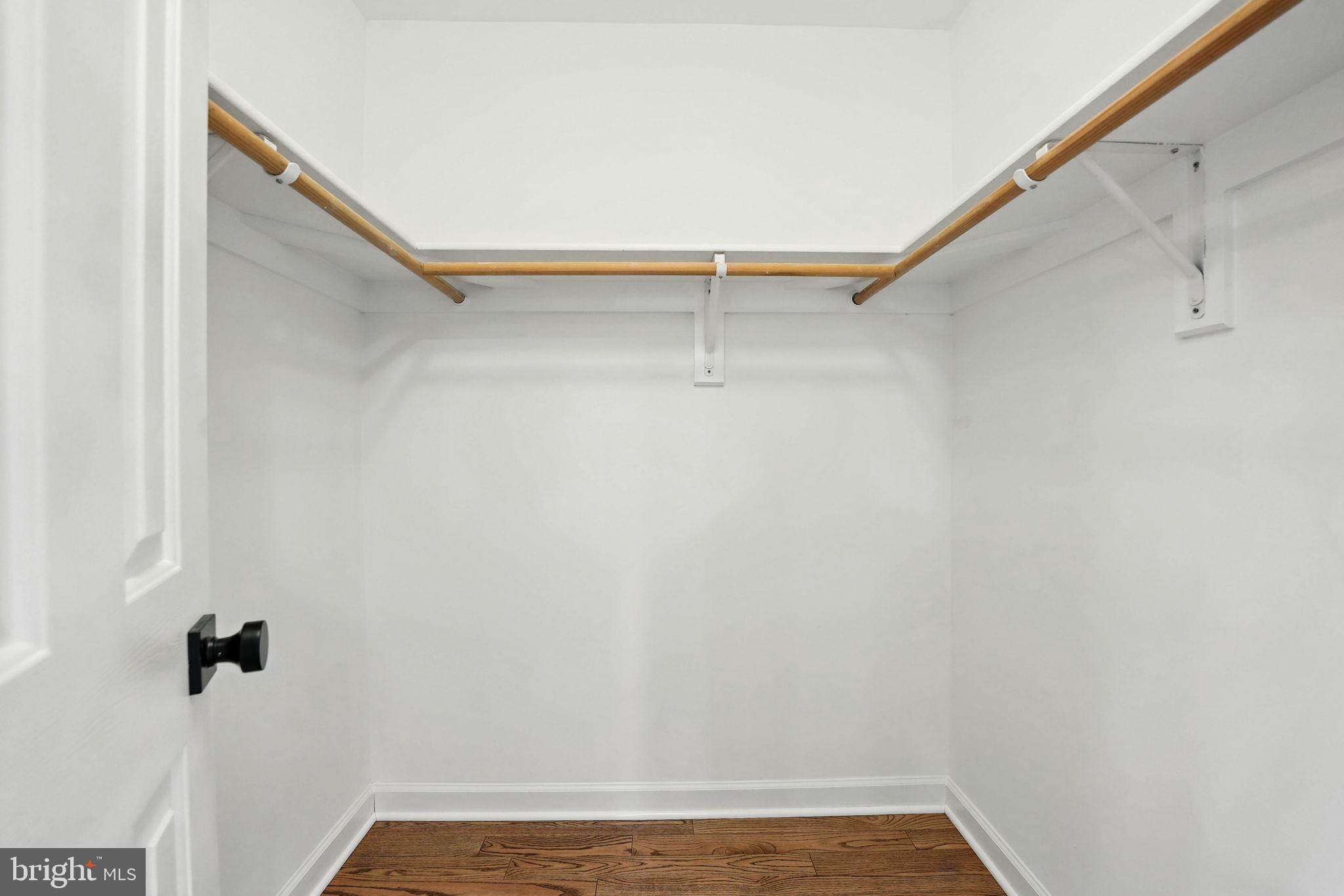 LYON VILLAGE - Residential