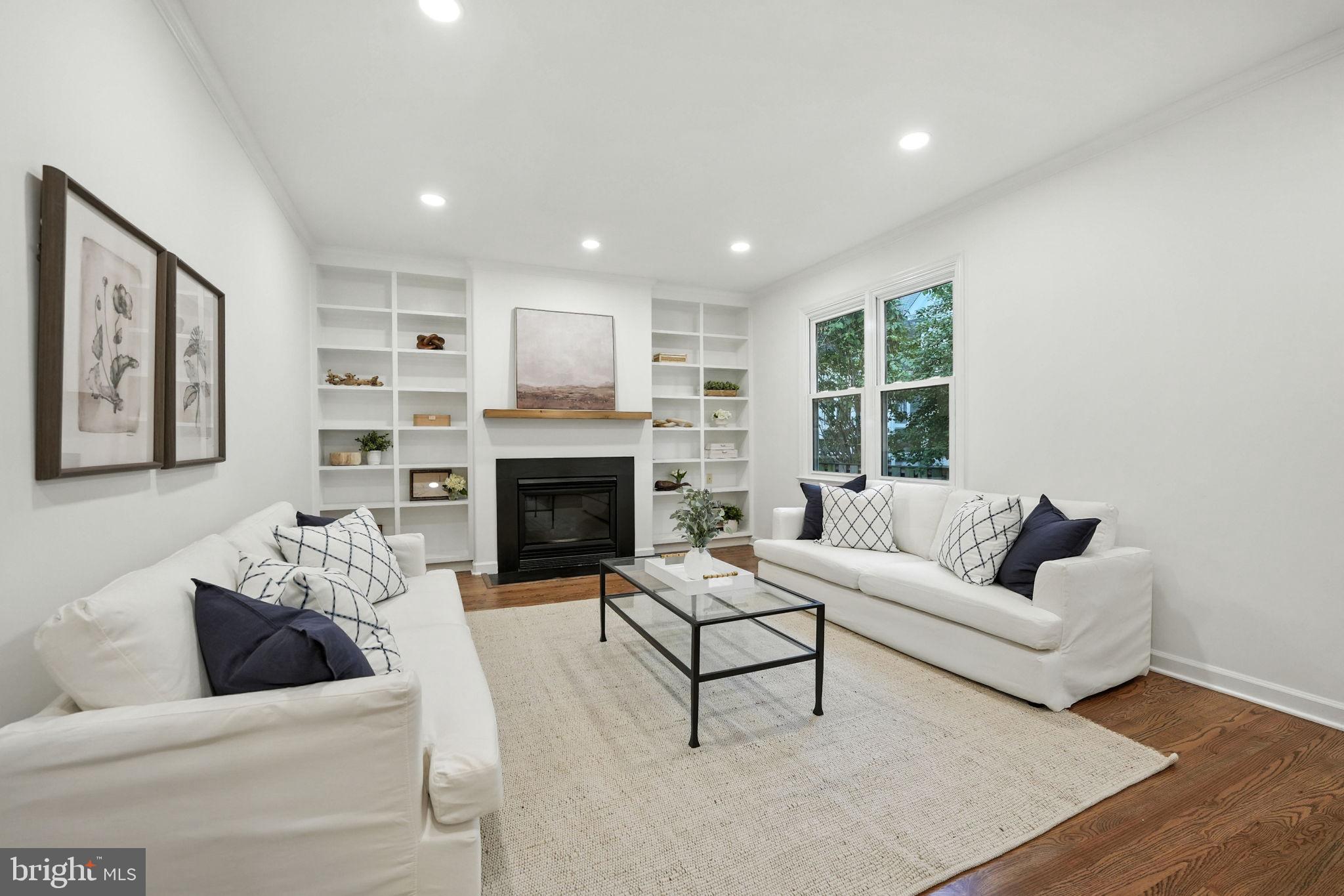 LYON VILLAGE - Residential