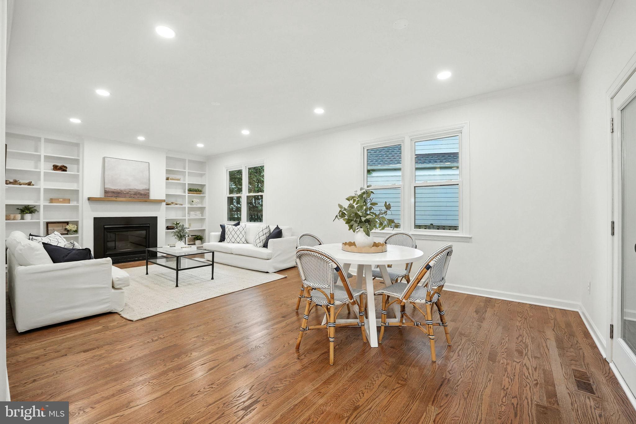 LYON VILLAGE - Residential